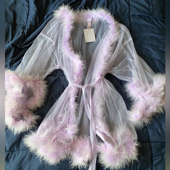 [SOLD] [NEW WITH TAG] Savage X Fenty Sheer Marabou Short feather Robe - M/L - Picture 5 of 9